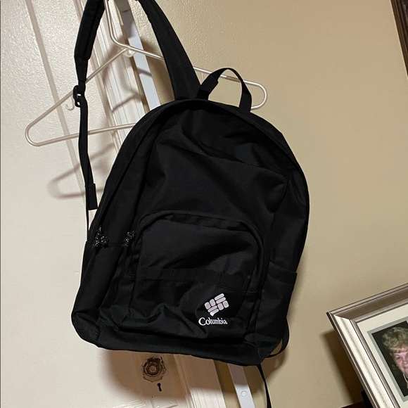 Columbia Classic Black Backpack - Picture 1 of 6